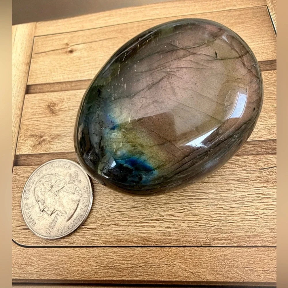 Polished Labradorite Palm Stone - Peach with Blue/Green Flash - Stunning - Picture 3 of 5